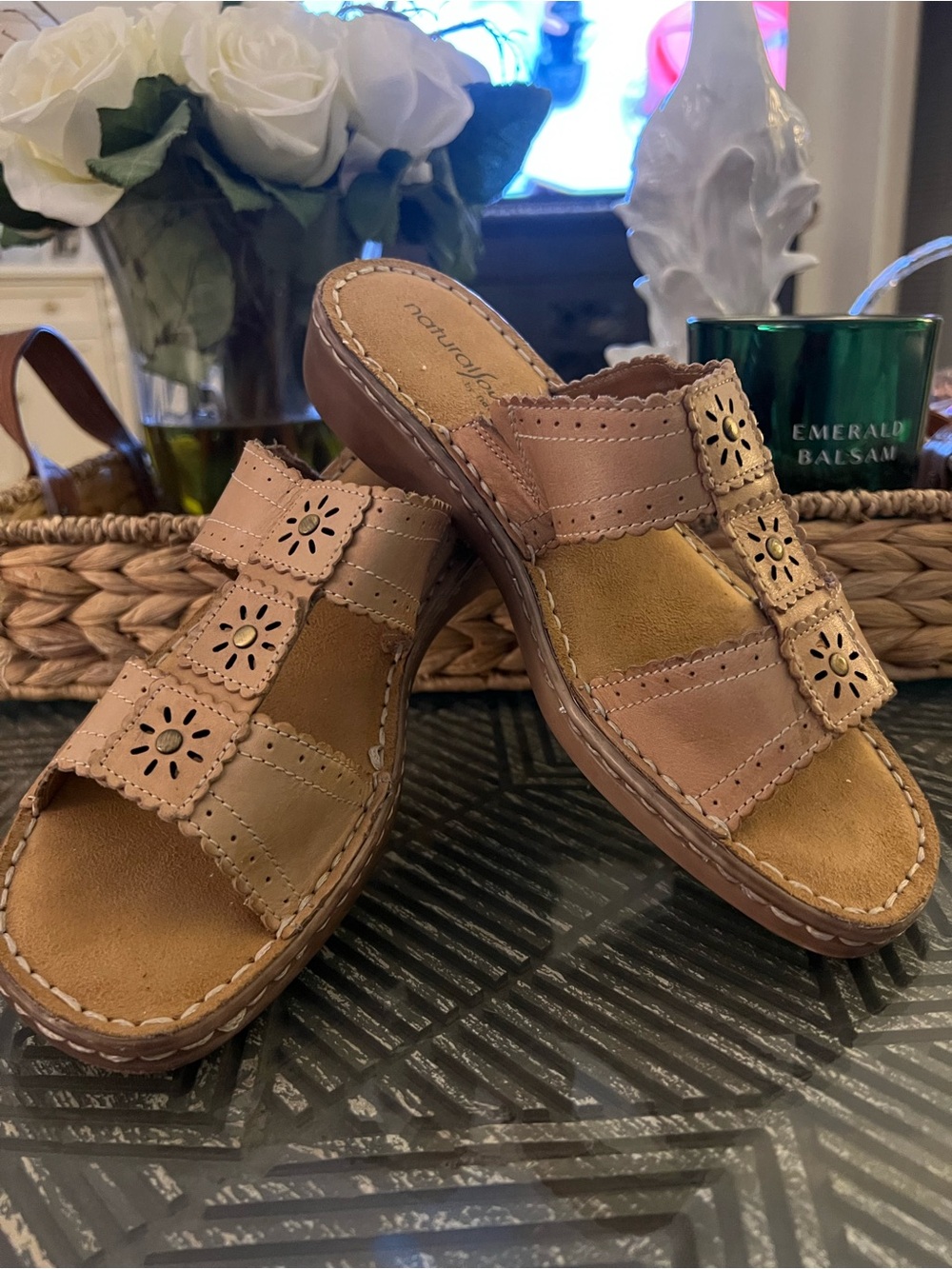 Natural soul byNaturalizer Brown Leather Slip-On Sandals size 6